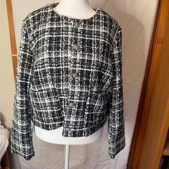 H&M Jackets & Blazers - H&M Monochrome Tweed Cropped Blazer XL w Front Pockets